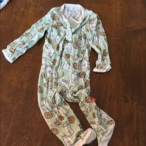 Magnetic me cookie Print Footies One Piece